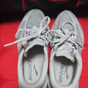 Brooks Light Gray Knit Running Shoes
